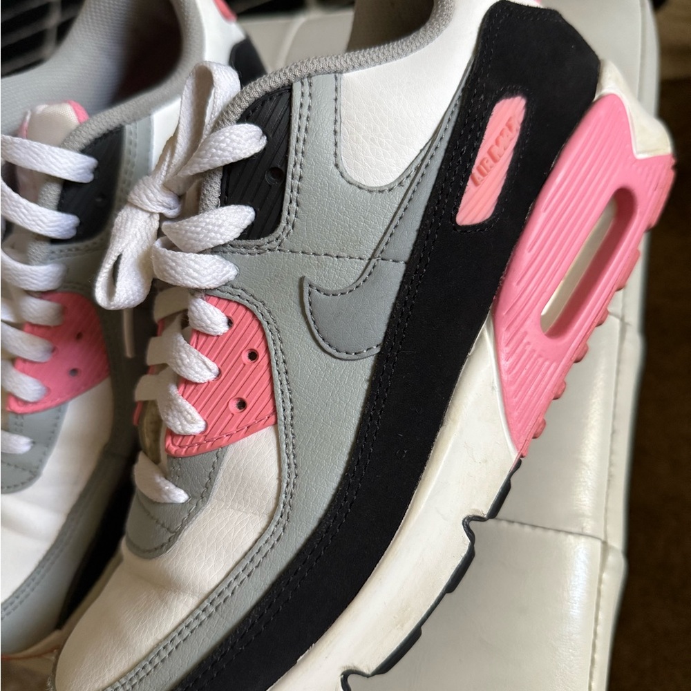 Nike Women's Air Max 90 in Pink and Gray